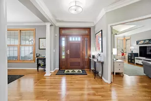 3667 Carpenters Green Ln, Blue Ash, OH 45241 - Photo 3