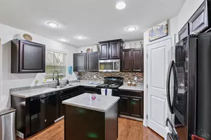 7970 Valley Crossing Dr, Colerain Township, OH 45247 - Photo 5