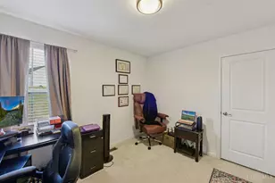 7970 Valley Crossing Dr, Colerain Township, OH 45247 - Photo 23