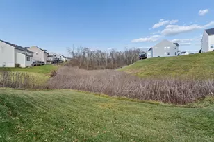 7970 Valley Crossing Dr, Colerain Township, OH 45247 - Photo 37