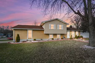 1 Pinehurst Ct, Fairfield, OH 45014 - Photo 1