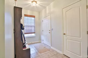 2396 Buddleia Ct, Cincinnati, OH 45239 - Photo 3