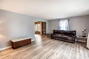 7250 Southpoint Dr, Washington Twp, OH 45459 - Photo 9