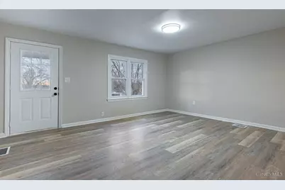 350 Pleasant Drive, South Lebanon, OH 45065 - Photo 3