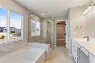 5225 Ivy Rose Ln, Green Township, OH 45247 - Photo 19