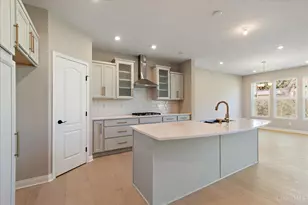 5225 Ivy Rose Ln, Green Township, OH 45247 - Photo 3