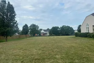 831 Greenwood Ln, Trenton, OH 45067 - Photo 3