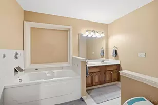 5821 Old Forest Ln, West Chester, OH 45069 - Photo 33