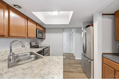 287 Bedford Glen Lane, Springdale, OH 45246 - Photo 9