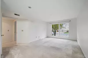 720 Castlegate Ln, Springfield Township, OH 45231 - Photo 21