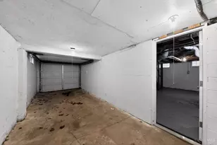 1877 Ashbrook Dr, Cincinnati, OH 45238 - Photo 25