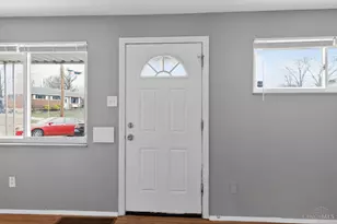 2195 Woodmere Ct, Green Township, OH 45238 - Photo 5