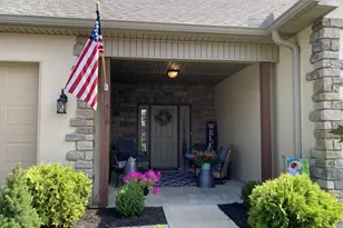 516 Salzberg Ln, Springdale, OH 45246 - Photo 3