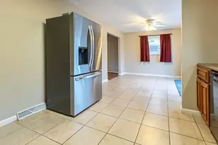 9385 Gina Dr, West Chester, OH 45069 - Photo 11