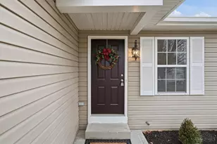 437 Crossbow Dr, Hamilton Township, OH 45039 - Photo 3