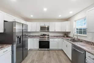 437 Crossbow Dr, Hamilton Township, OH 45039 - Photo 11