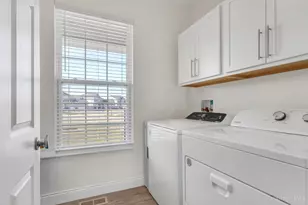 10312 Tice St, Washington Twp, OH 45458 - Photo 17