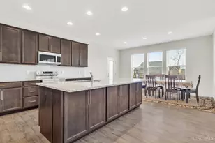 10312 Tice St, Washington Twp, OH 45458 - Photo 7