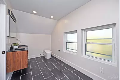 2312 Highland Avenue, Cincinnati, OH 45219 - Photo 43