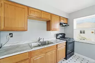 2824 Westknolls Ln, Cincinnati, OH 45211 - Photo 11