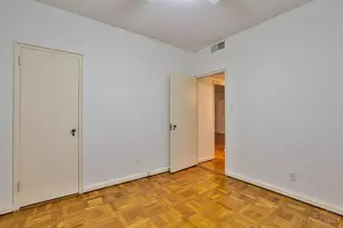 2376 Madison Rd, Cincinnati, OH 45208 - Photo 15