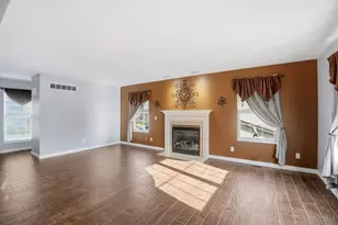 4863 Kleeman Green Dr, Green Township, OH 45211 - Photo 5