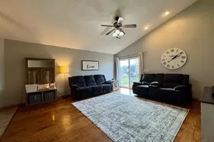 250 Hartford Ct, Hamilton Township, OH 45039 - Photo 7