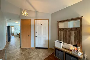 250 Hartford Ct, Hamilton Township, OH 45039 - Photo 5