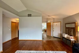 250 Hartford Ct, Hamilton Township, OH 45039 - Photo 9