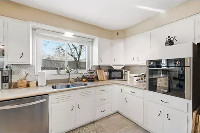 5425 Ruddy Court, Cincinnati, OH 45239 - Photo 11