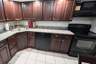 859 Gilcrest Ln, Delhi Township, OH 45238 - Photo 5