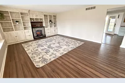 6189 Lesourdsville West Chester Road, Liberty Township, OH 45011 - Photo 9