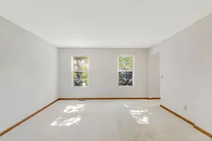 3646 Rackacres Dr, Green Township, OH 45211 - Photo 5