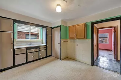 1127 W North Bend Road, Cincinnati, OH 45224 - Photo 13