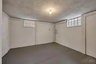 1127 W North Bend Rd, Cincinnati, OH 45224 - Photo 31