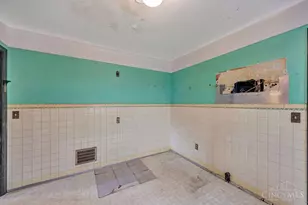 1127 W North Bend Rd, Cincinnati, OH 45224 - Photo 15