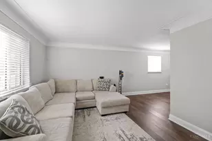 6097 W Fordham Pl, Silverton, OH 45213 - Photo 7