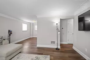 6097 W Fordham Pl, Silverton, OH 45213 - Photo 9