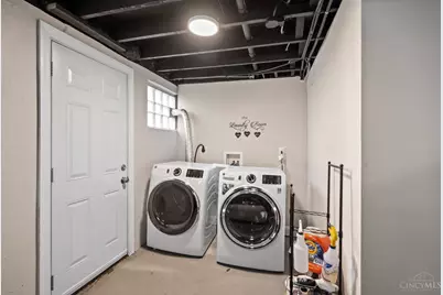 6097 W Fordham Place, Silverton, OH 45213 - Photo 25