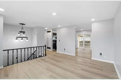 9925 Grasscreek Court, Colerain Township, OH 45231 - Photo 7