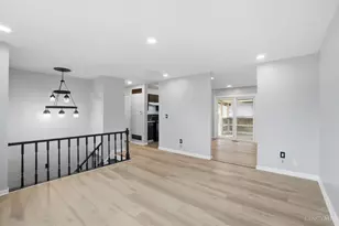 9925 Grasscreek Ct, Colerain Township, OH 45231 - Photo 7