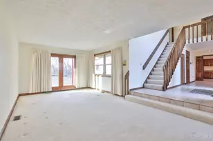 1325 Carlin Ct, Fairfield, OH 45014 - Photo 7