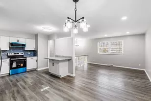 3121 Mary Jane Dr, Green Township, OH 45211 - Photo 7