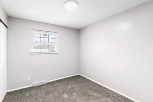 3121 Mary Jane Dr, Green Township, OH 45211 - Photo 13