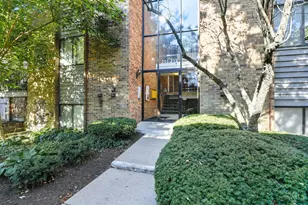 1544 W Galbraith Rd, Cincinnati, OH 45231 - Photo 3