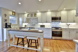 5570 Windridge Dr, Columbia Township, OH 45243 - Photo 9