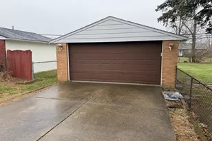 422 Clara Dr, Trenton, OH 45067 - Photo 3