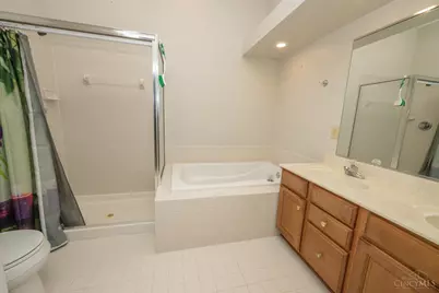 5905 Castlewood Crossing, Miami Township, OH 45150 - Photo 31