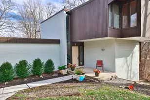 8288 Bridle Rd, Anderson Township, OH 45244 - Photo 3