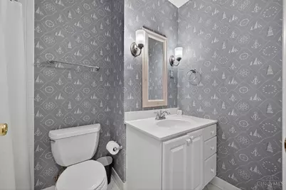 33 Creekwood Square, Glendale, OH 45246 - Photo 35